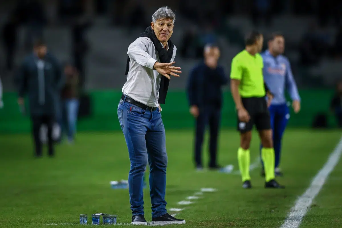 Renato pelo Grêmio contra o Bragantino