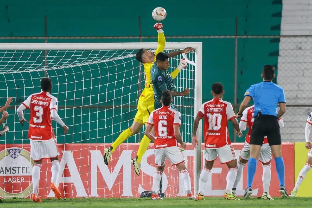Fabrício em estreia pelo Inter
