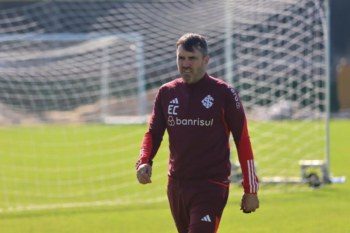 Sem centroavantes, Inter pode ganhar outro problema no time para enfrentar o Criciúma Coudet pelo Inter