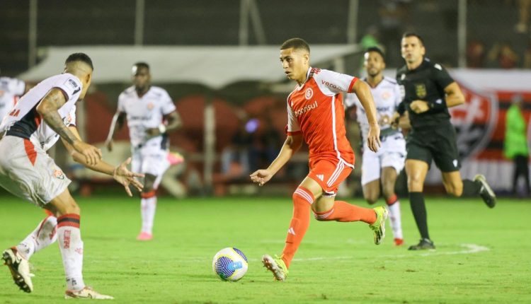 Gabriel Carvalho pelo Inter de Coudet; agora com Roger