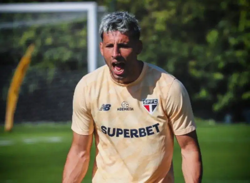 Ex-dirigente do Grêmio relembra opções de Renato e detona: "Escolheu Churín e não Calleri" Calleri falou do Grêmio