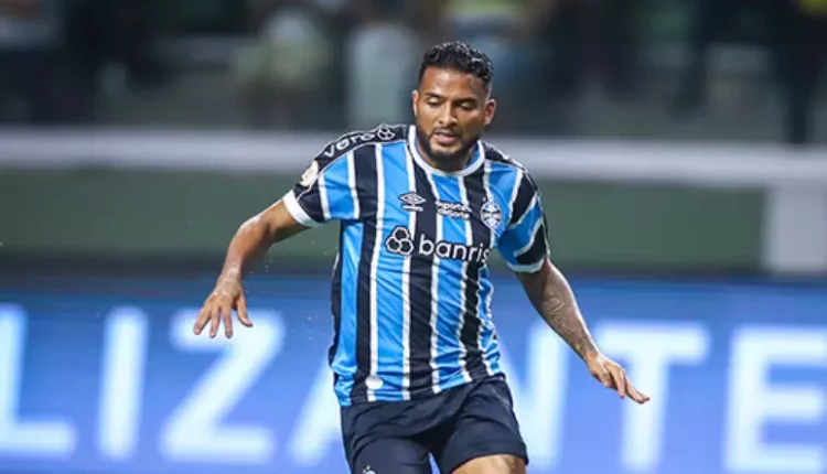 Reinaldo pelo Grêmio