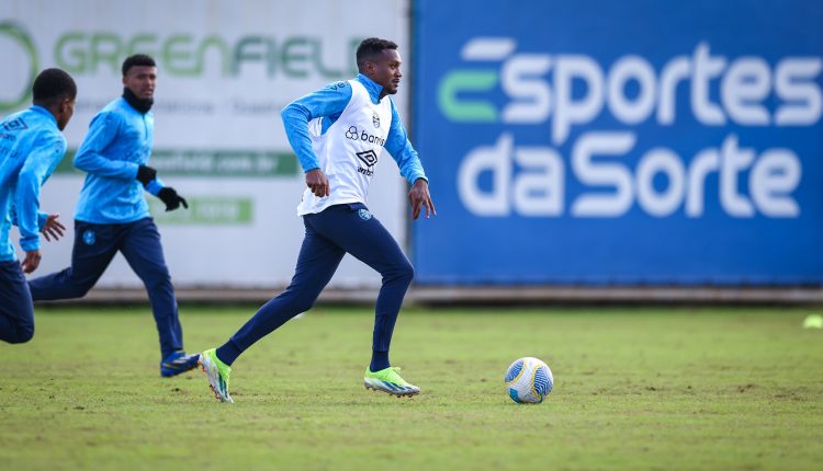 Edenilson pelo Grêmio