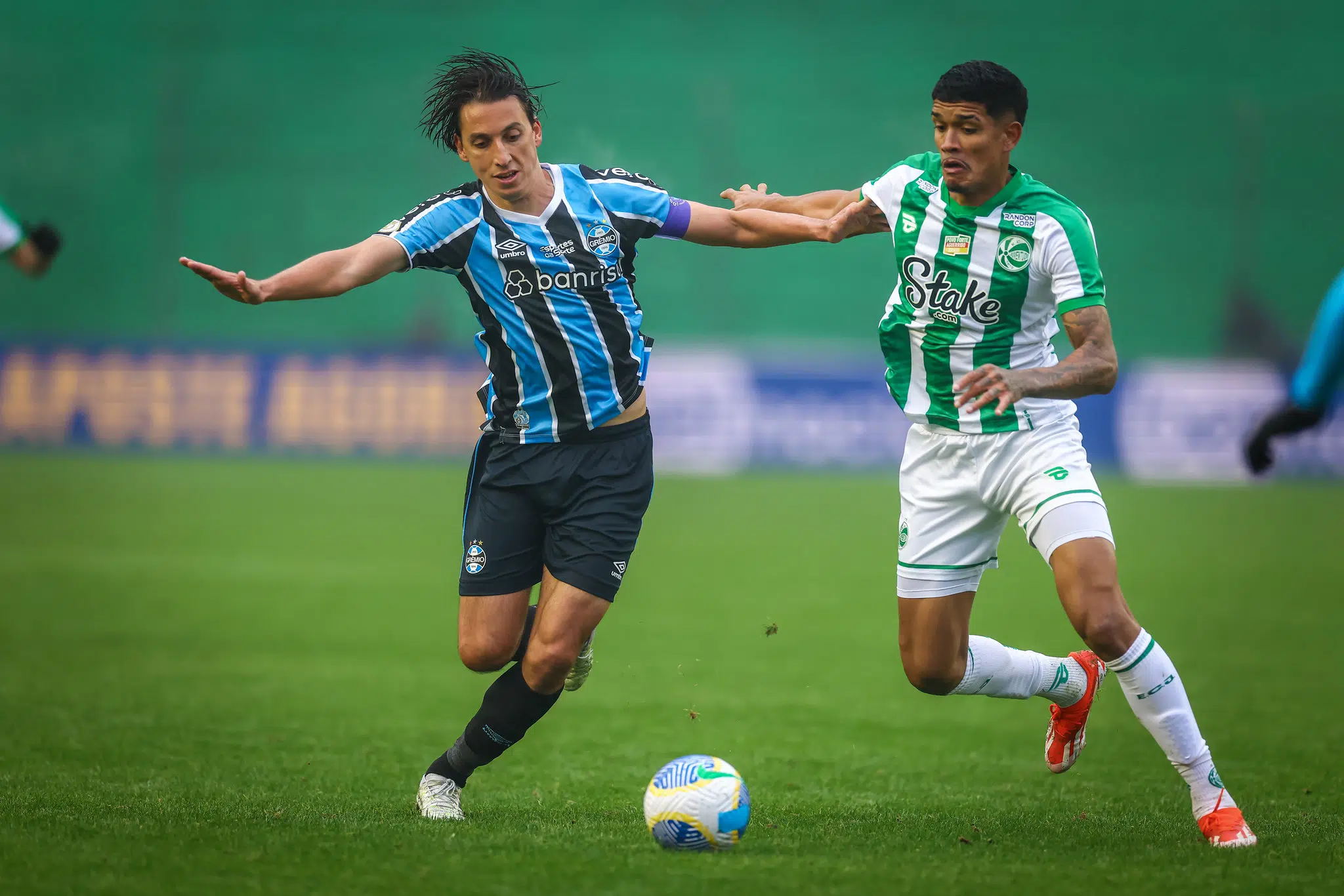 Geromel admite "tristeza" e manda recado para o torcedor do Grêmio após nova derrota Geromel pelo Grêmio
