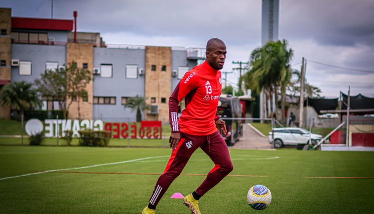 Enner Valencia pelo Inter