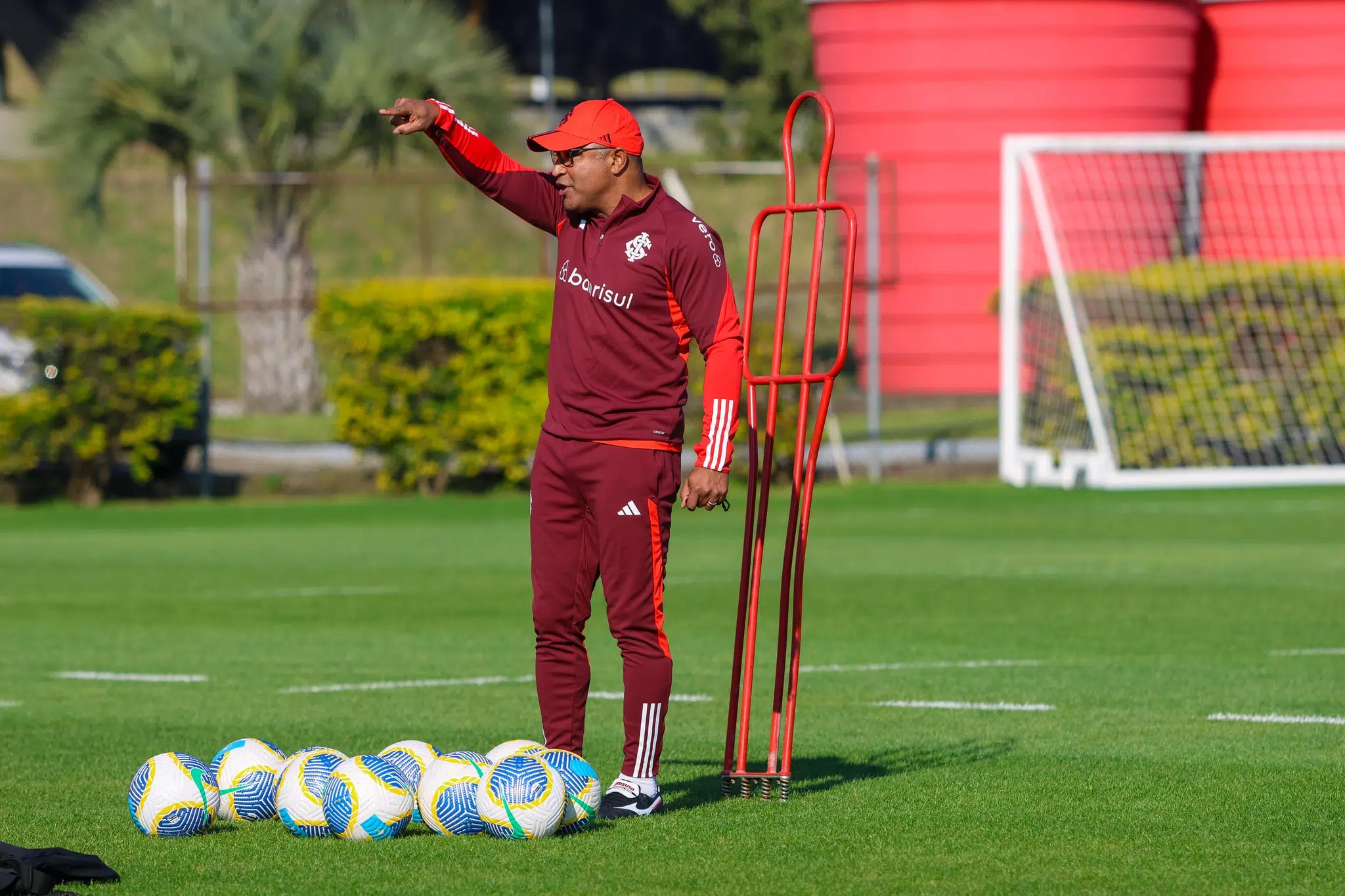Empresário de Roger cita desejo antigo do Inter e opina: "Não vai apagar a história no Grêmio" Roger Inter