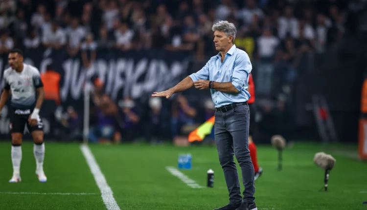 Renato pelo Grêmio contra o Corinthians