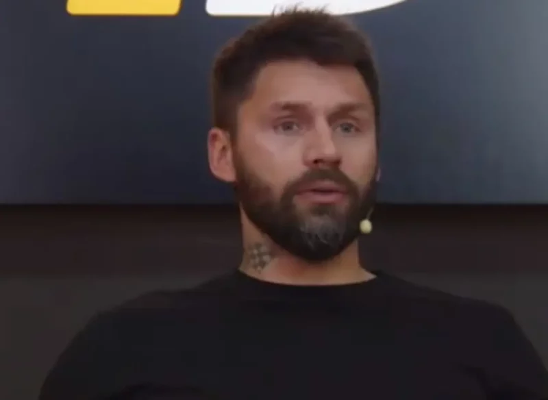 Uma conversa regada a "dois litros de café" gerou o nome de D'Alessandro para o Inter Sobis falou da polêmica entre Inter e Grêmio