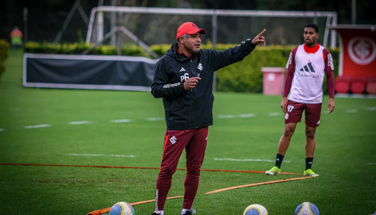 Roger em treino do Inter