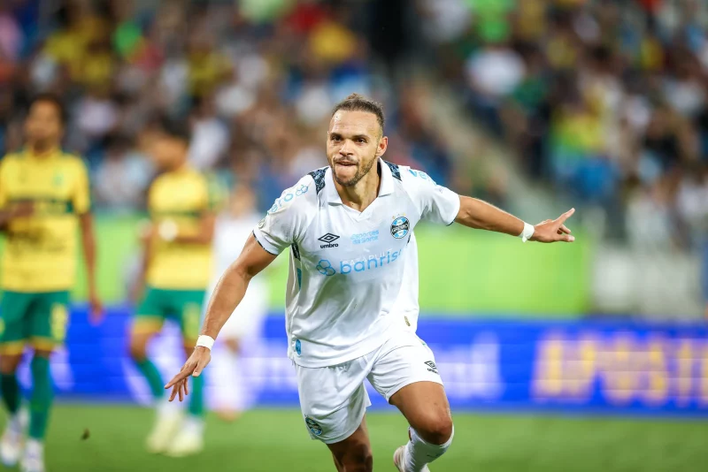 Braithwaite pelo Grêmio