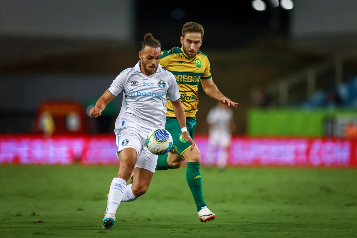 Braithwaite pelo Grêmio