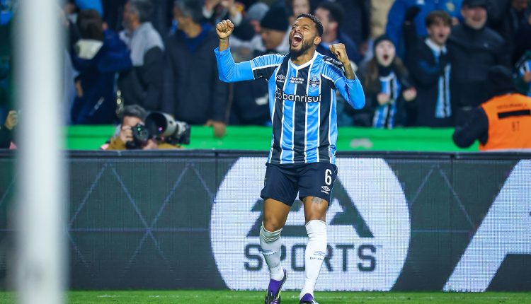 Reinaldo brilhou pelo Grêmio