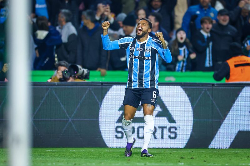 Reinaldo brilhou pelo Grêmio