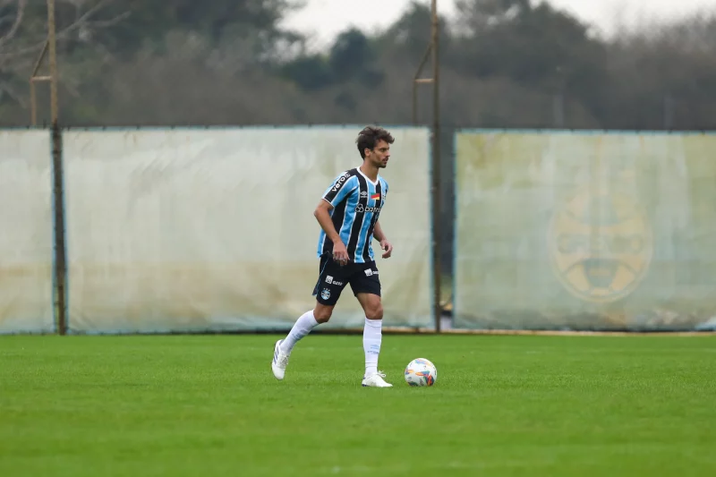 Grêmio tem Rodrigo Caio