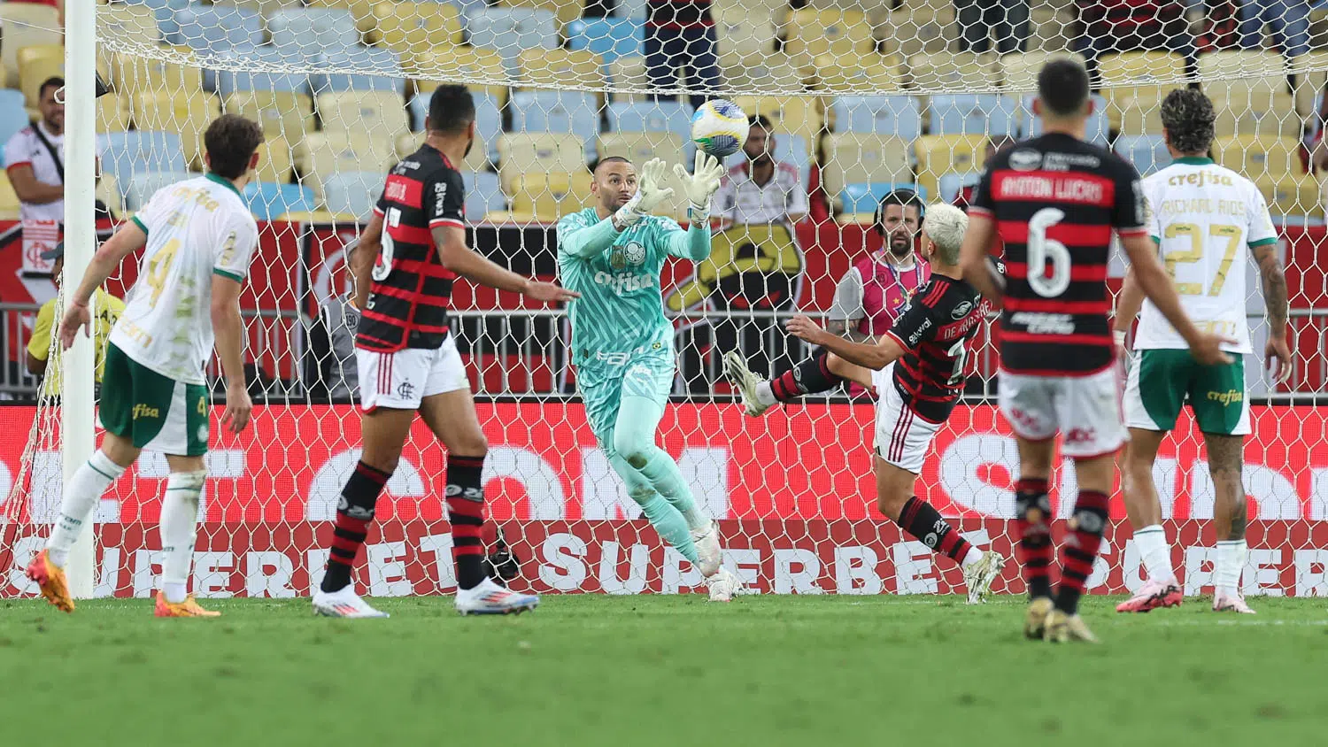 Palmeiras chega para pegar o Inter com quatro derrotas em cinco jogos; goleiro desabafa Palmeiras