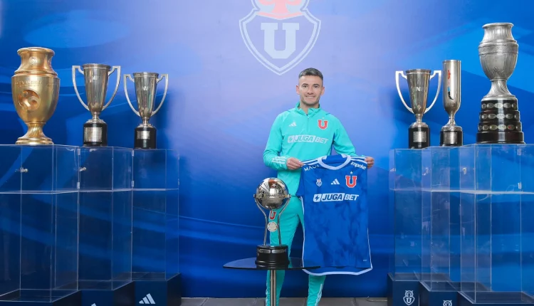 Aránguiz apresentado pela Universidad de Chile após sair do Inter