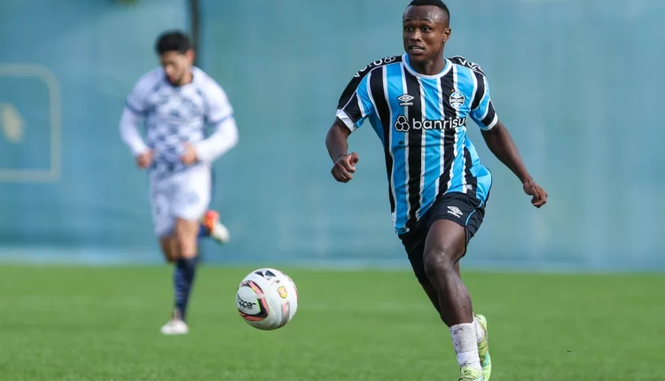 Nathan Fernandes pelo Grêmio