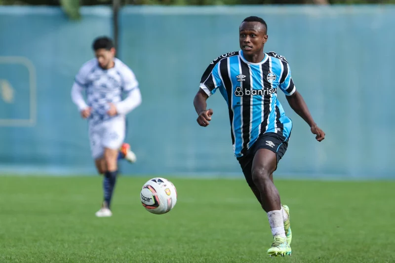 Nathan Fernandes pelo Grêmio