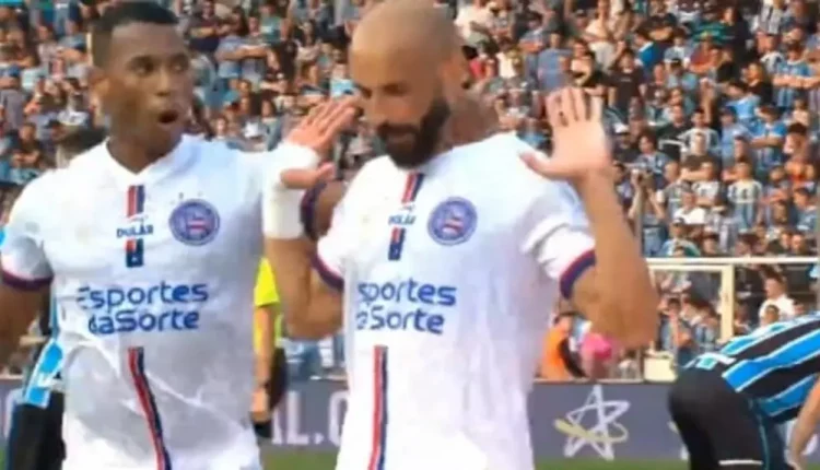 Thaciano fez gol pelo Bahia contra o Grêmio