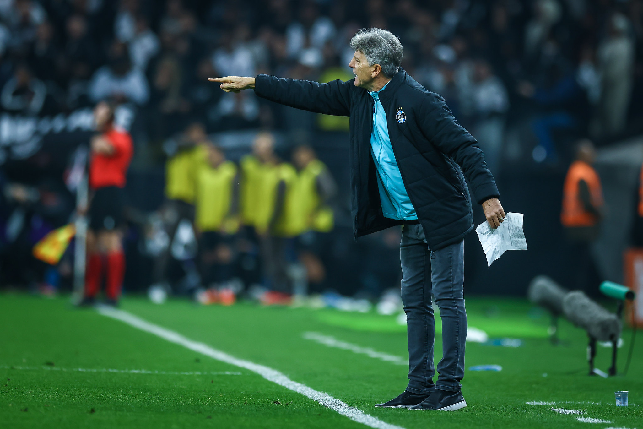 Renato diz que Grêmio brigaria pelo G-4 se tivesse a Arena o ano inteiro: "Faz a diferença" Renato pelo Grêmio
