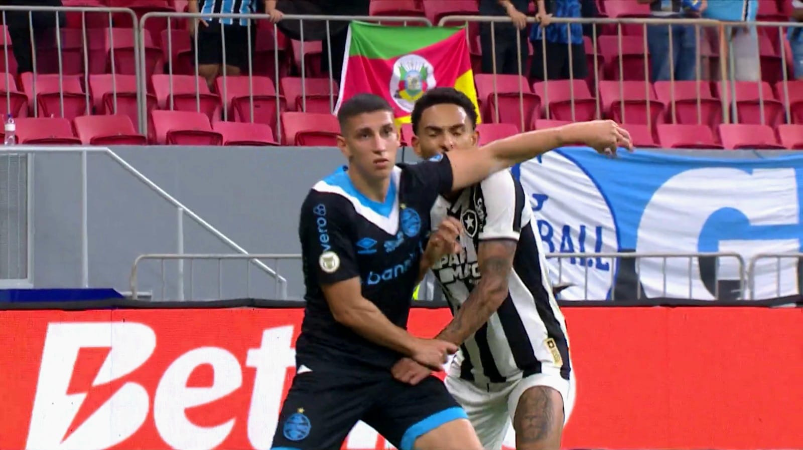 Entenda o cartão vermelho de Monsalve no segundo tempo de Botafogo 0x0 Grêmio Monsalve expulso no Grêmio