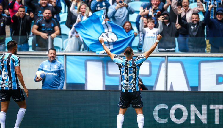 Braithwaite pelo Grêmio