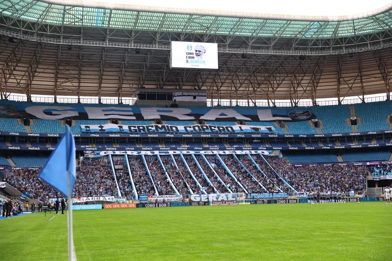 Comentarista detona administração da Arena do Grêmio após notas oficiais: "Lixos e vermes" Grêmio x Flamengo na Arena