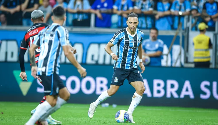 Braithwaite pelo Grêmio