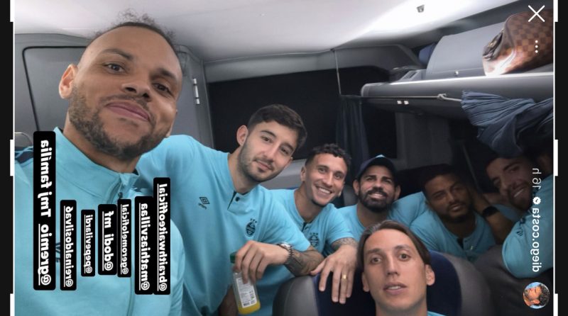 Apoio a Reinaldo? A foto publicada por jogadores do Grêmio após o jogo com o Bragantino