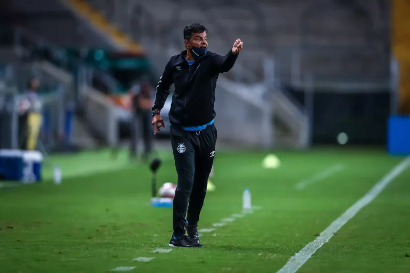 Alexandre Mendes pelo Grêmio