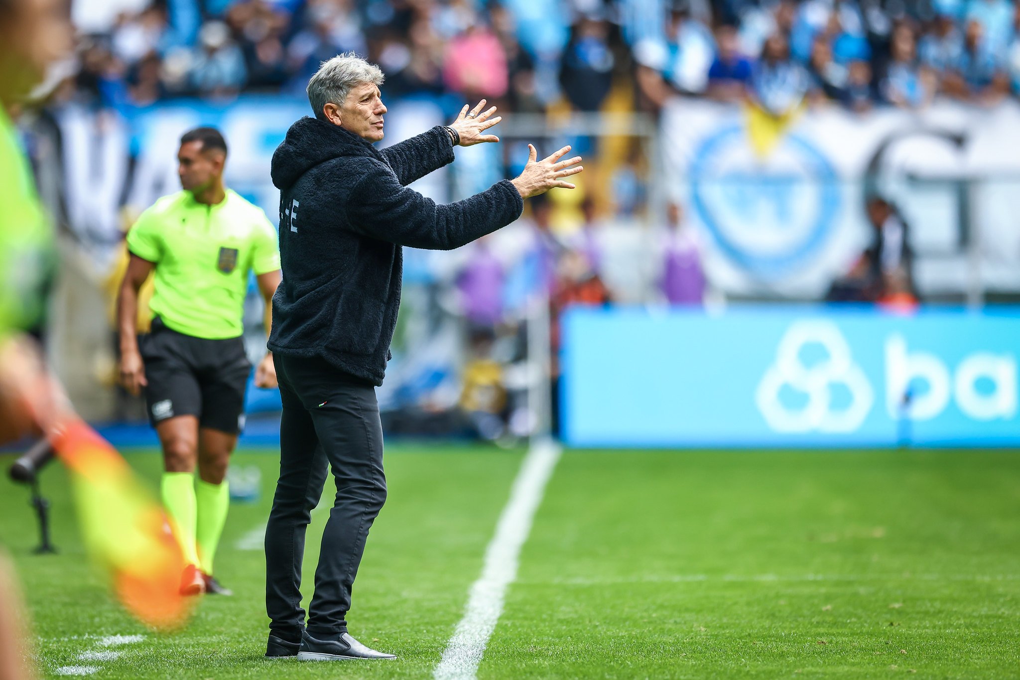 Irritado, Renato revela o que falou para zagueiro expulso ainda no primeiro tempo Grêmio de Renato