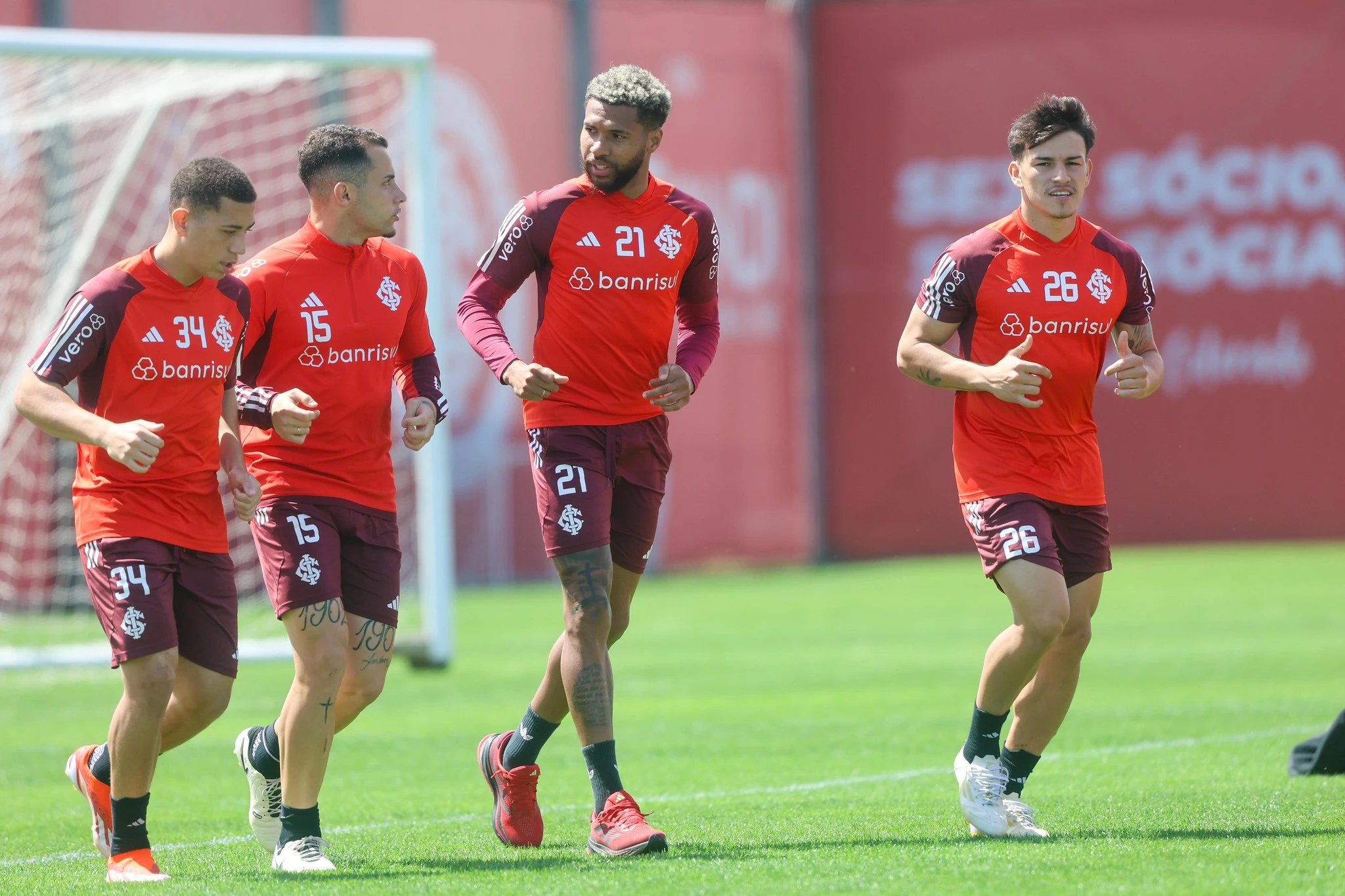 Inter em casa contra o Vitória