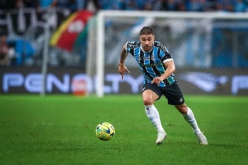 Quinteros explica vitória sobre o Atlético-MG e abre o jogo sobre situações de Cuéllar e João Pedro João Pedro pelo Grêmio