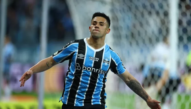 Aravena pelo Grêmio