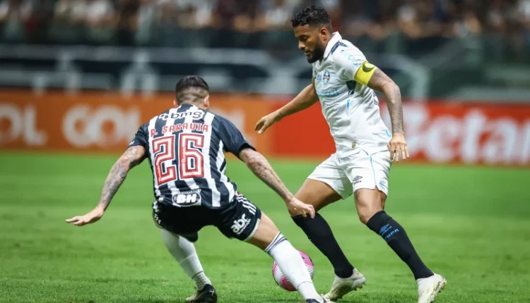 Reinaldo pelo Grêmio