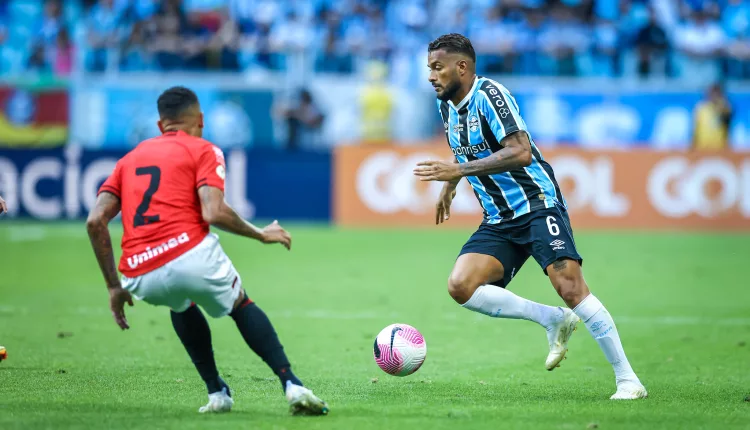 Reinaldo pelo Grêmio