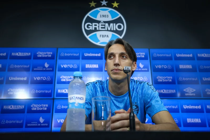 Jogador do Grêmio abre o jogo sobre aposentadoria de Geromel: "Estou triste" Geromel do Grêmio