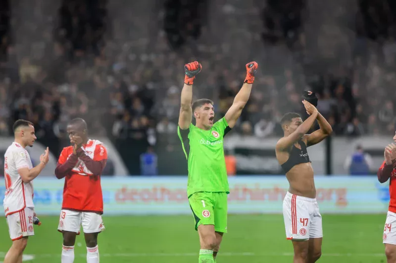 Rochet com a camisa do Inter