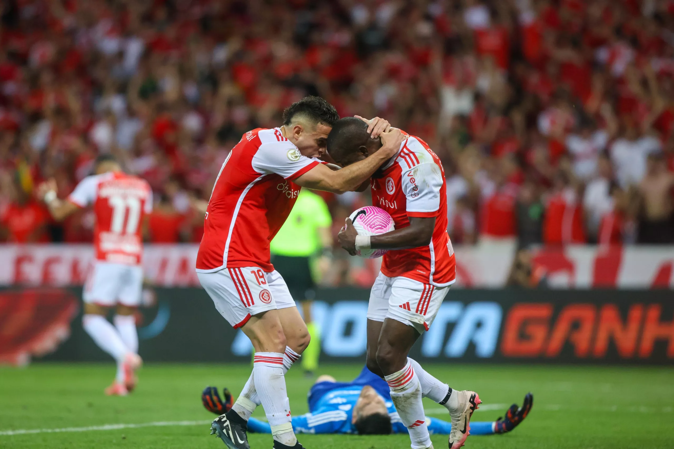 Enner Valencia e Borré pelo Inter