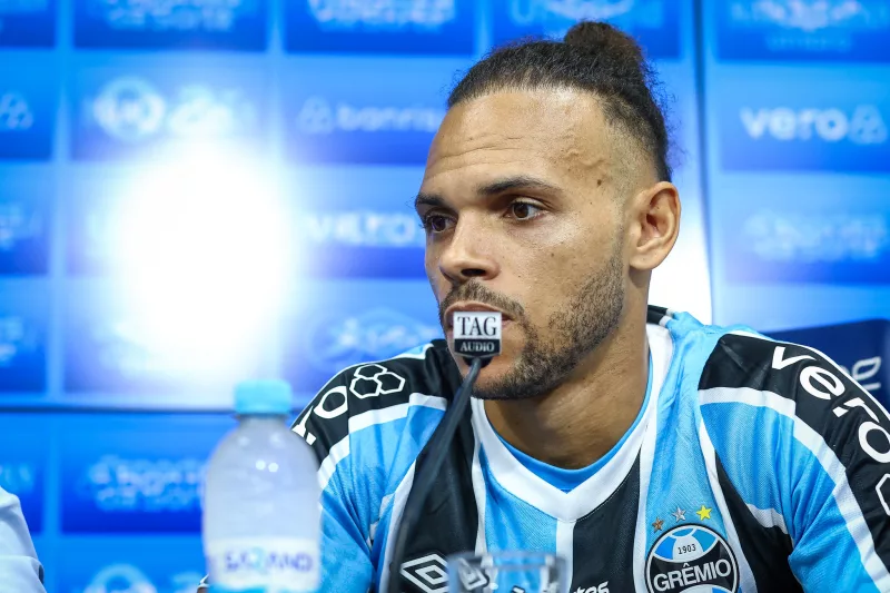 Braithwaite pelo Grêmio