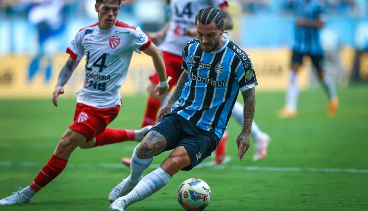 Nathan pelo Grêmio