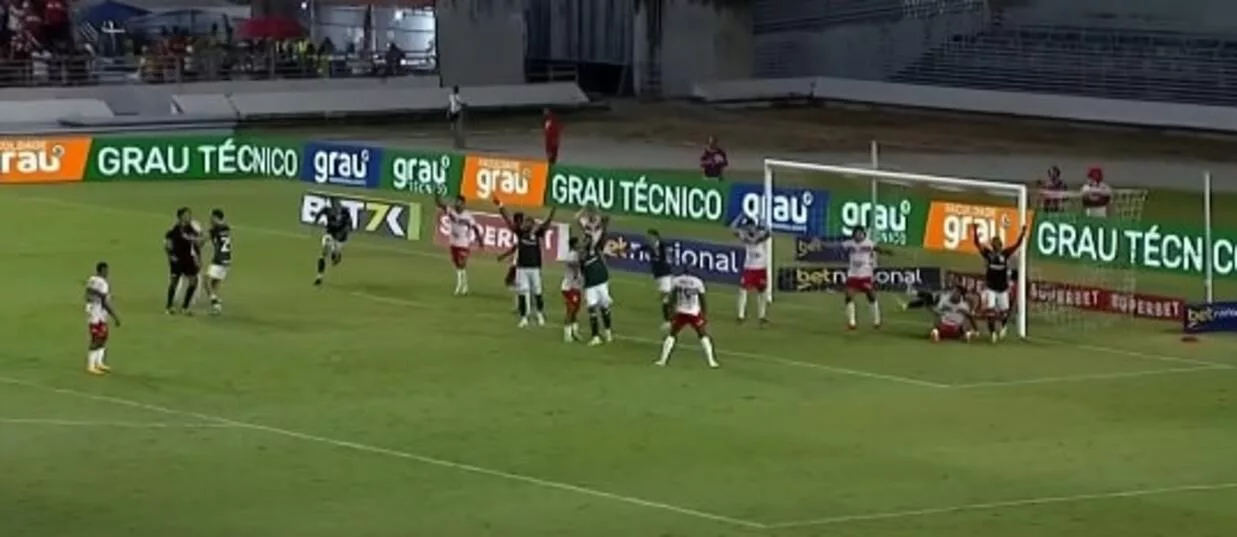 Time treinado por dois ex-jogadores do Grêmio engata vitórias na Série B e sonha com acesso Goiás é treinado por ex-Grêmio