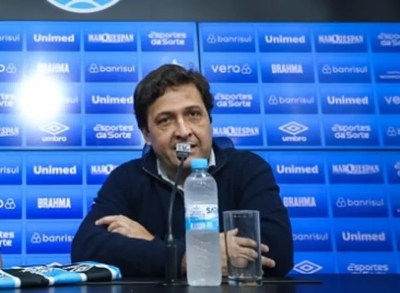 Tom de despedida? Renato revela reunião marcada com Guerra e diz que decisão sai até terça Alberto Guerra pelo Grêmio