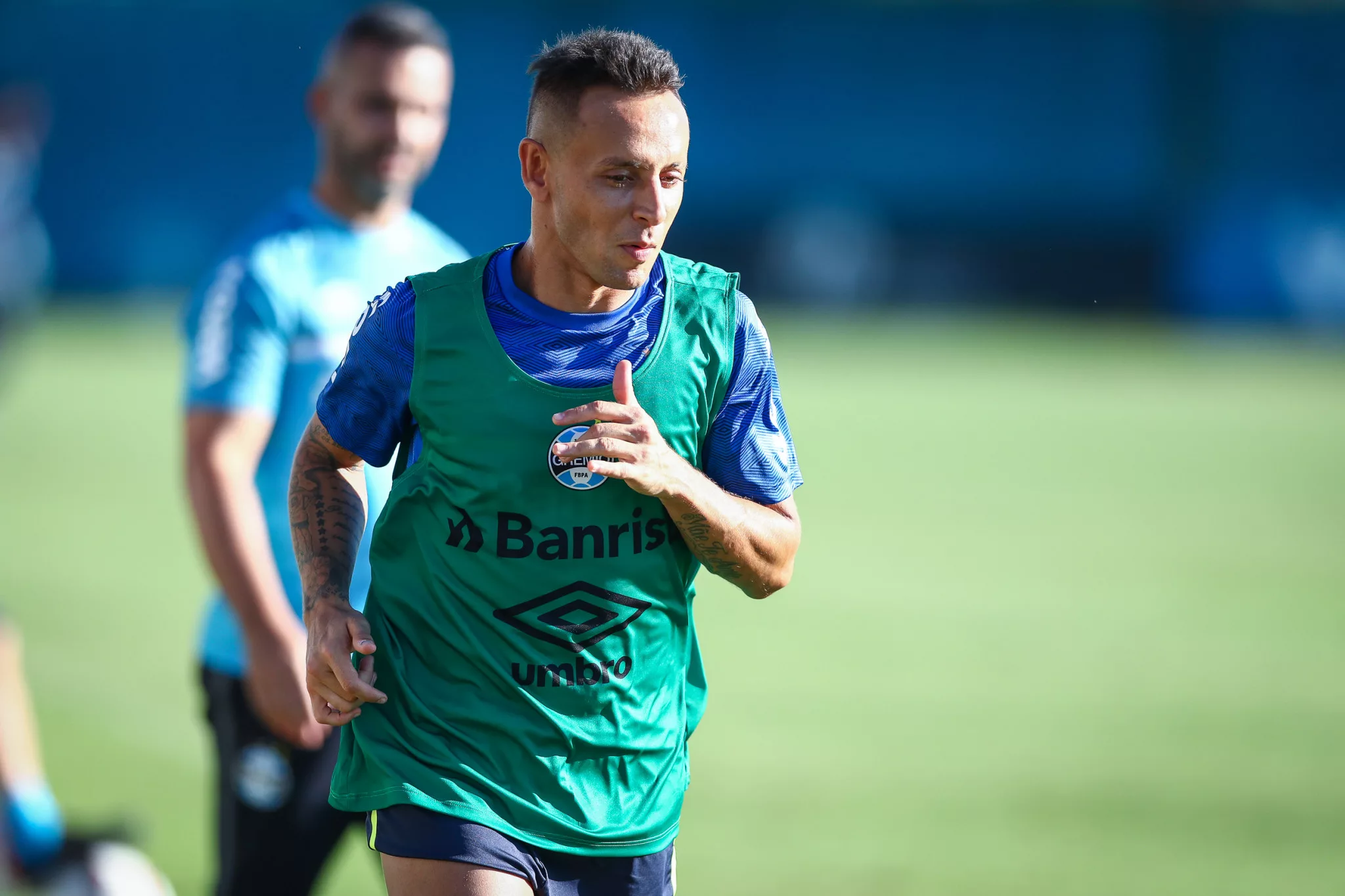 Ex-Grêmio, Rafinha anuncia saída do São Paulo e deve encerrar a carreira no próximo clube Rafinha ex-Grêmio