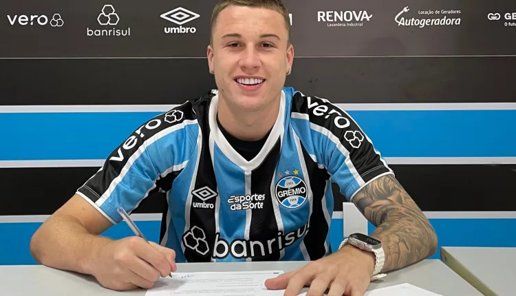 Igor Serrote pelo Grêmio