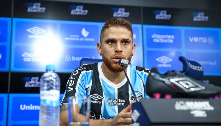 Cuéllar pelo Grêmio