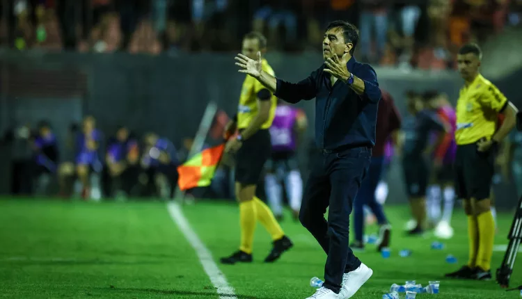 Gustavo Quinteros pelo Grêmio