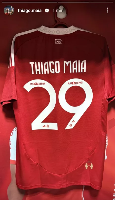 Thiago Maia publica imagem da nova camisa do Inter antes do jogo contra o México