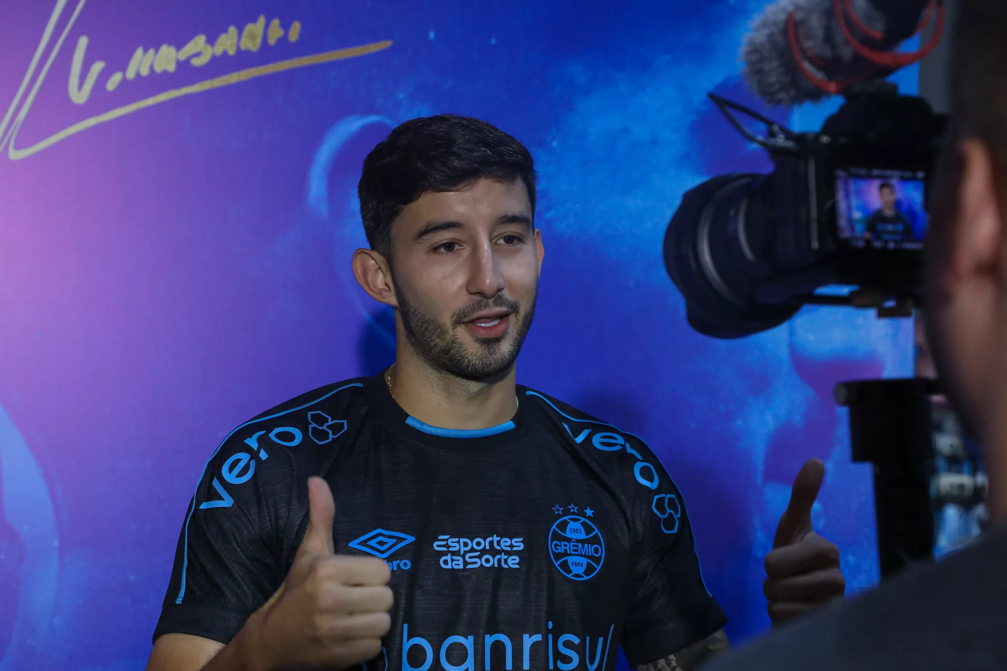 Palmeiras insiste em ter Villasanti e empresário não garante permanência no Grêmio Grêmio