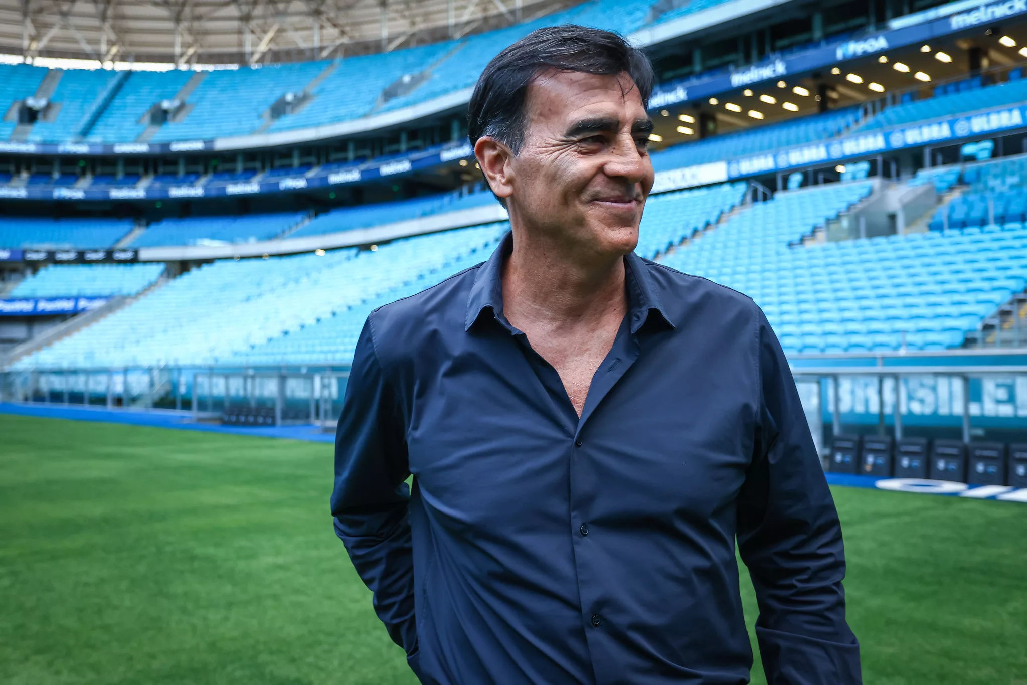Quinteros abraça projeto e "repete" prática de Renato para ajudar a fortalecer o Grêmio Quinteros Grêmio